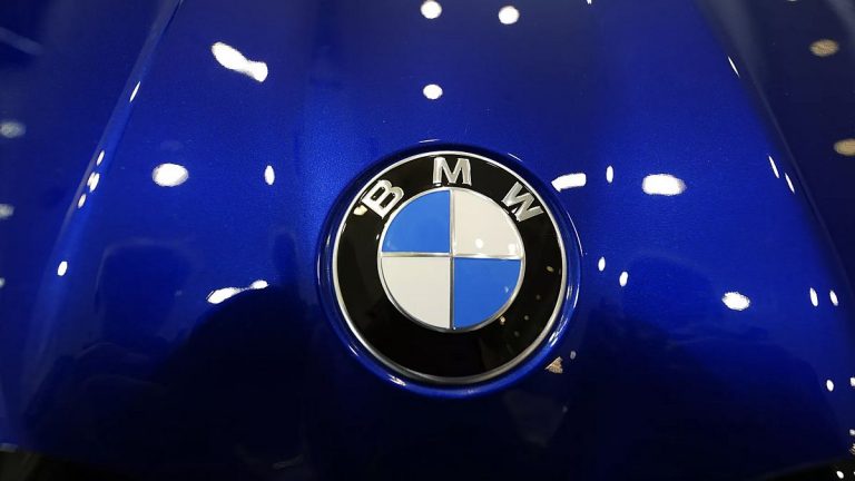 BMW, su pompası sorunları nedeniyle 720.000'den fazla aracı geri çağırıyor