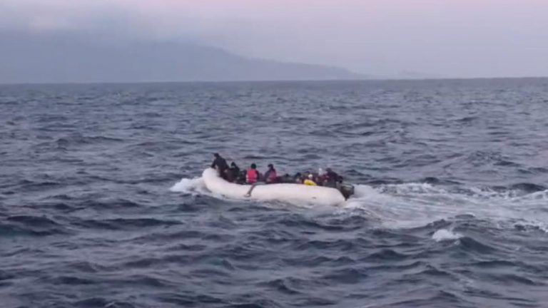 Çanakkale açıklarında 41 kaçak göçmen yakalandı