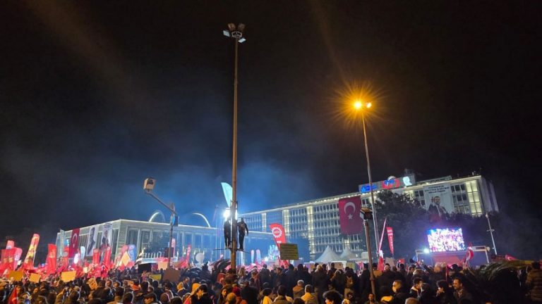 İmamoglu protestoları devam ediyor: Saraçhane’de “boykot” olarak adlandırılıyor
