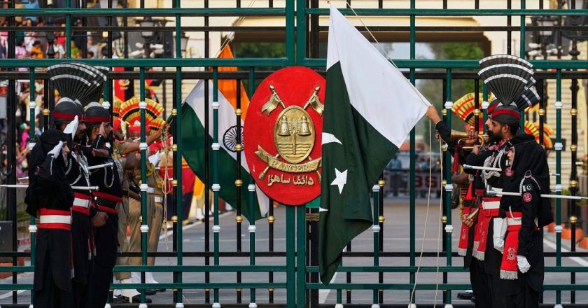 İran Dışişleri Bakanı Keşmir’deki ölümcül saldırıdan sonra Hindistan ile gerginlik için Pakistan’a gitti