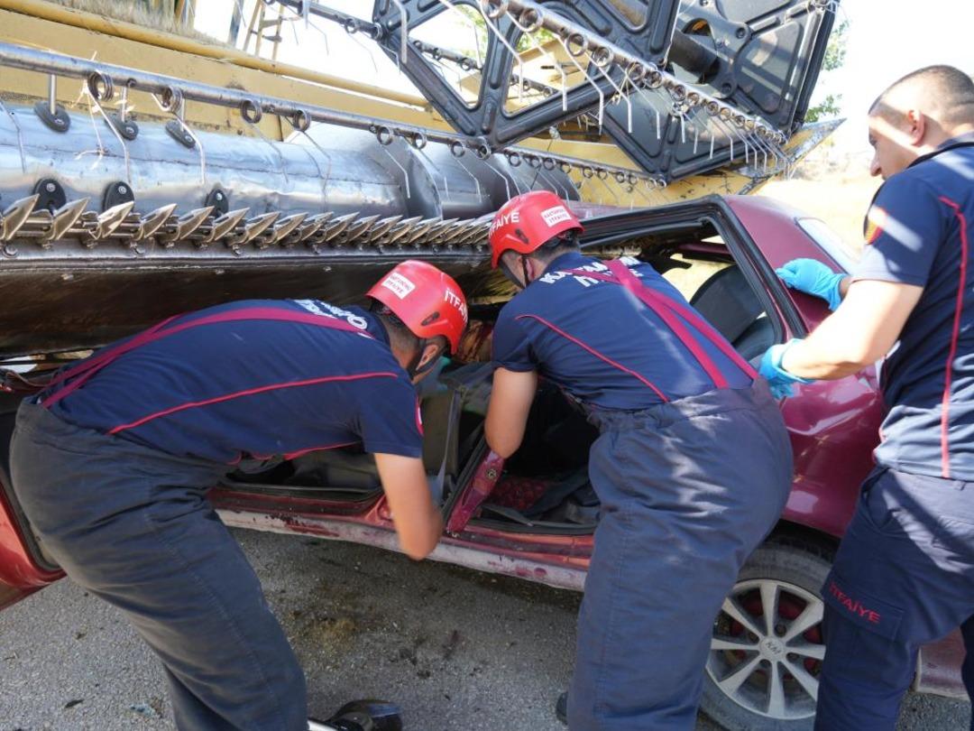 Kastamonu da korkunç bir kaza! Araba Reaper altında kaldı: 1 ölü 3