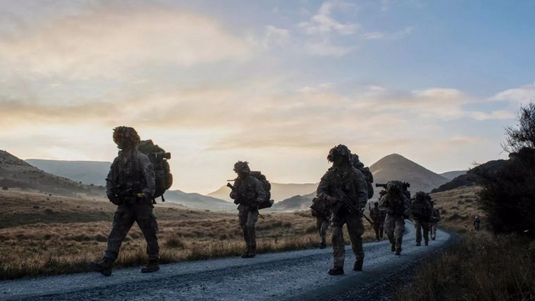 Yeni Zelanda’da bir asker casusluk girişiminde bulunduğunu kabul etti
