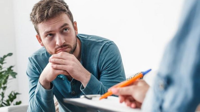 Jinekomasti Nedir, Neden Olur? Jinekomasti Tedavisi Nasıl Yapılır?