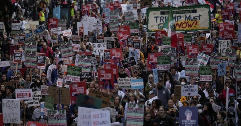 Chicago’da protestolar patlak verdi: Illinois Valisi’nden Trump’ın ‘Savaş Bakanlığı’ paylaşımına sert tepki