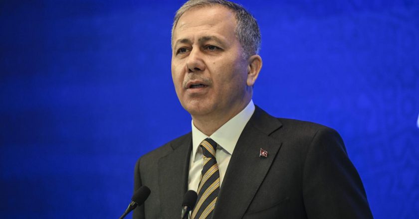 Halkı sokağa dökmeye çalışmak açıkça hukuka meydan okumaktır