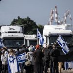 Aşırı sağcı işgalci İsrailliler, Gazze’ye giden yardım tırlarını engellemeye çalıştı