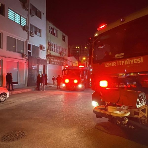 İzmir’de baskı atölyesinde çıkan yangın söndürüldü