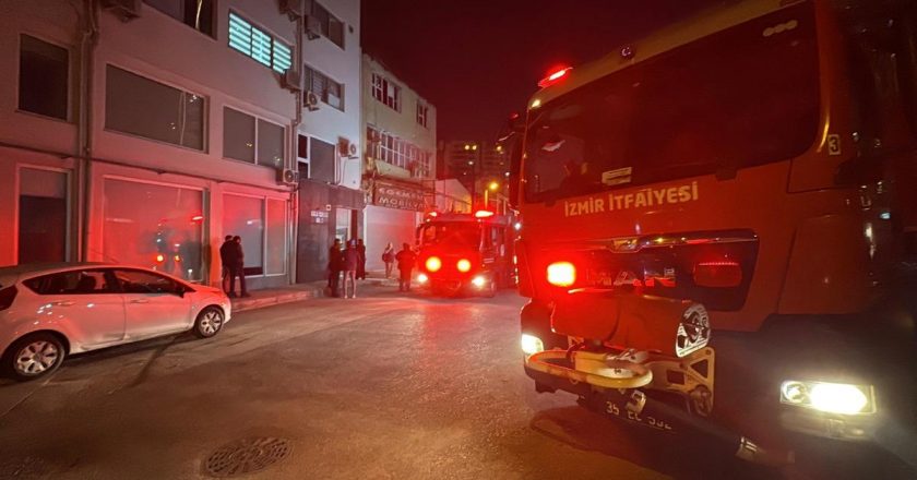 İzmir’de baskı atölyesinde çıkan yangın söndürüldü