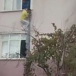 İşçi yurduna yangın: Camdan çarşafla kaçtılar!