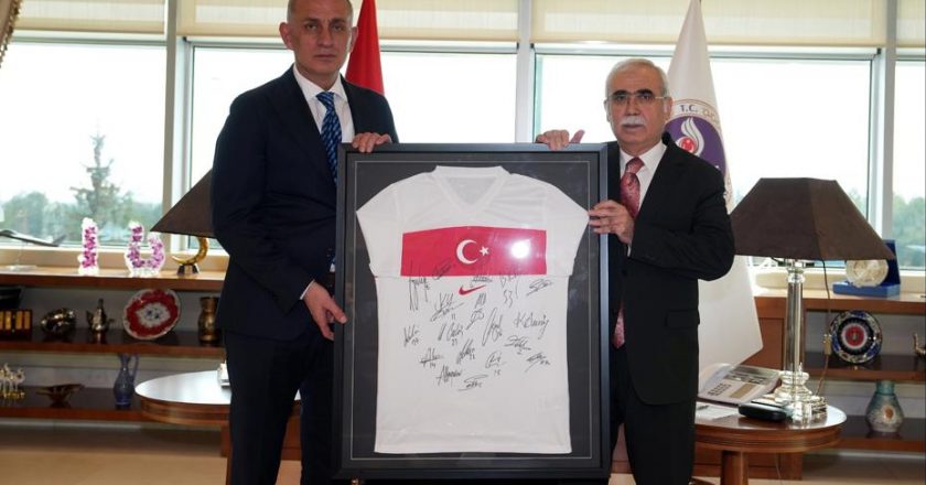 TFF Başkanı Hacıosmanoğlu, AYM Başkanı Özkaya’yı Ziyaret Etti