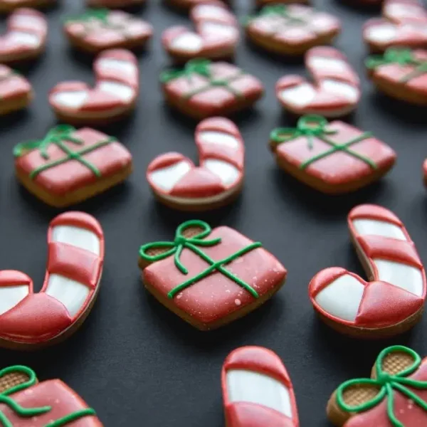 Yeni yıl masanızı süsleyecek: Baston kurabiye tarifi!