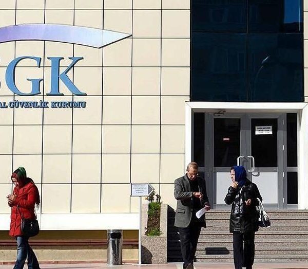 Genel sağlık sigortalılarının hastanelere yaptığı ödemeler yükseltildi.