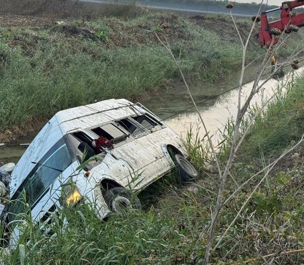 Tarım işçilerini taşıyan araç kaza yaptı, 18 yaralı!