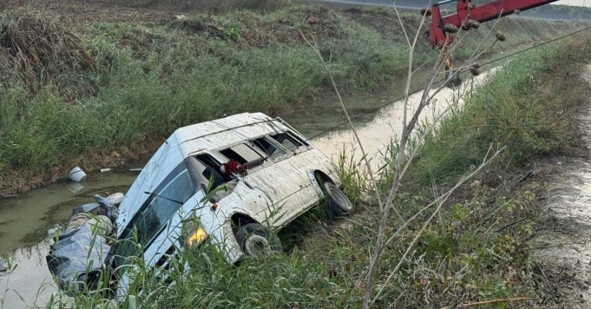 Tarım işçilerini taşıyan araç kaza yaptı, 18 yaralı!
