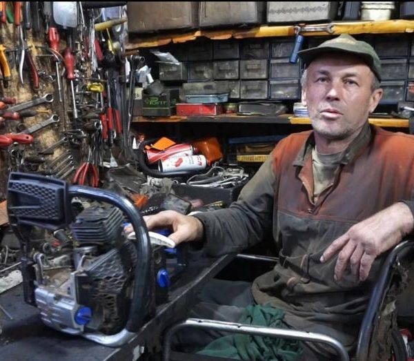 Çatıdan Düşerek Engelli Kaldı, Ama Umudunu Kaybetmedi