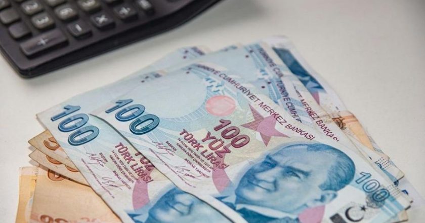 Memur ve emeklilere ek zam gelecek mi? 2026 maaş artışı ne kadar olacak?